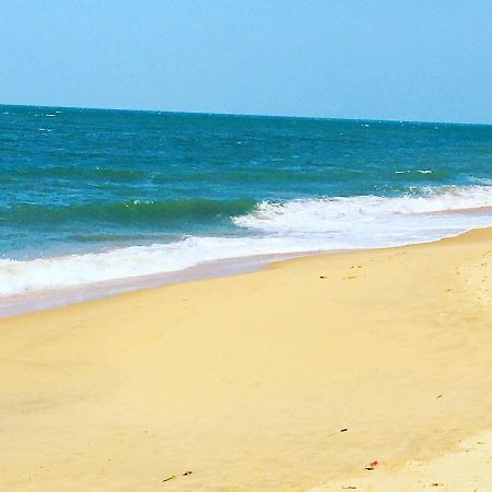 Grace Beach Resort By Travel Corners Негомбо Екстер'єр фото