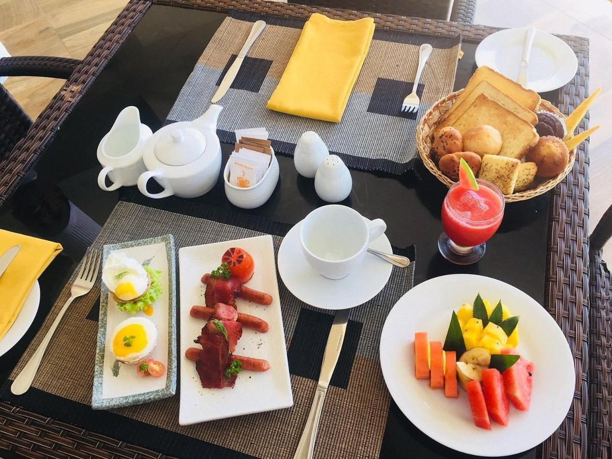 Grace Beach Resort By Travel Corners Негомбо Екстер'єр фото