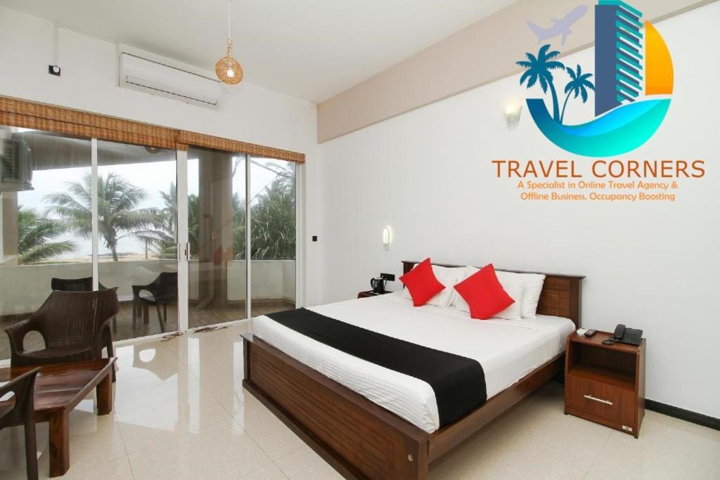 Grace Beach Resort By Travel Corners Негомбо Екстер'єр фото